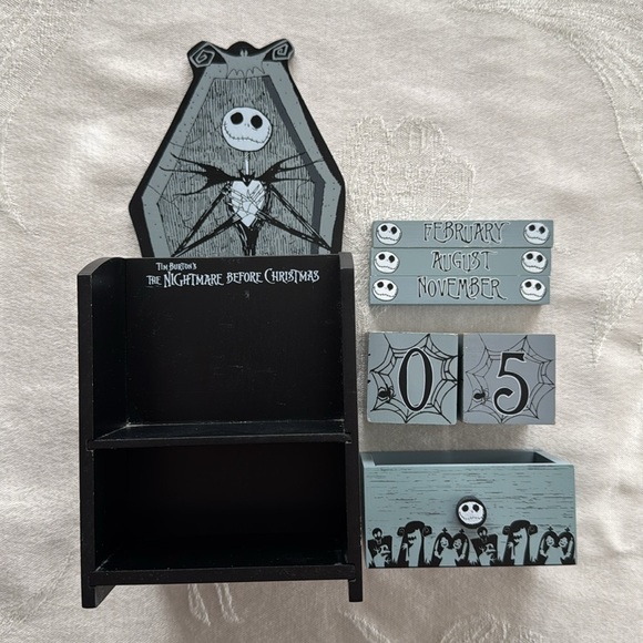 Nightmare Before Christmas Perpetual wood block calendar - Picture 2 of 8